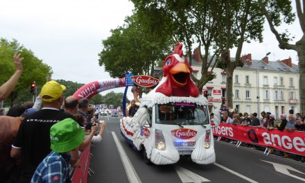 Revivez en vidéo la caravane publicitaire et l’arrivée à la flamme rouge des coureurs du Tour de France 2016