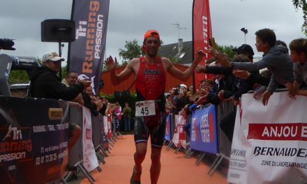 Le champion de France de Duathlon, Théo PEAN, s’impose au premier Triathlon de Montreuil-Juigné