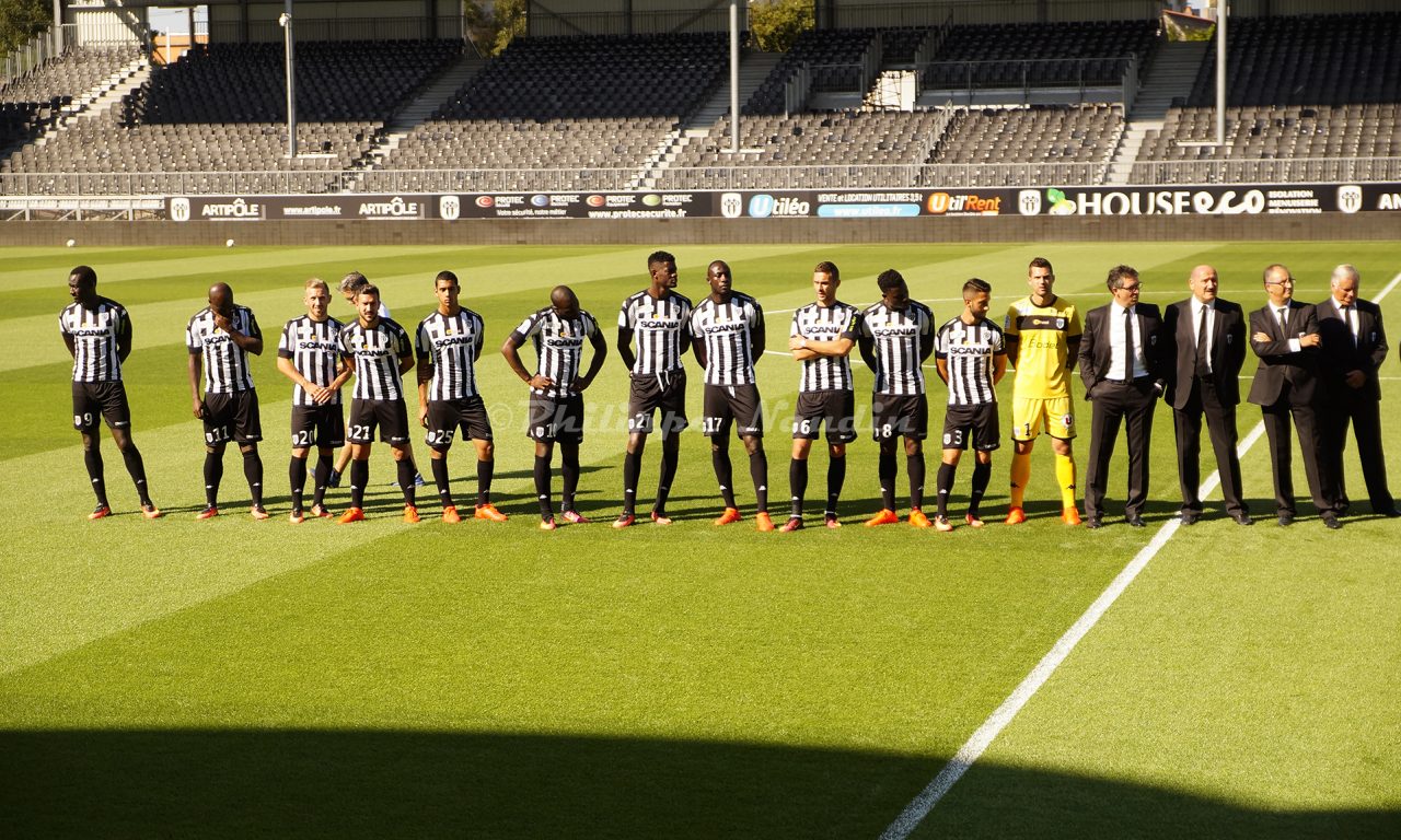 Présentation pour les abonnés, de l&rsquo;équipe professionnelle d&rsquo;Angers SCO, au stade Jean Bouin.