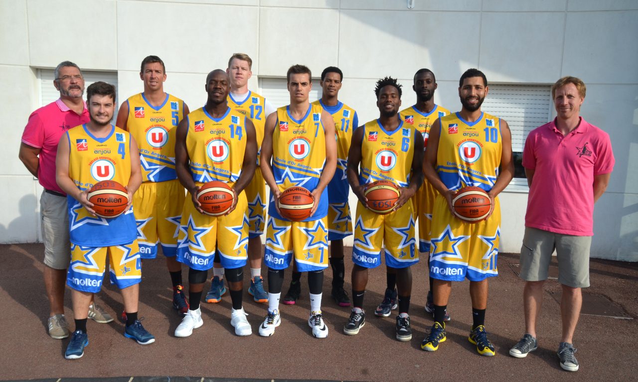 Présentation officielle de l’équipe et du staff de l’Etoile d’Or Saint-Léonard Basket (NM2) 2016/2017.