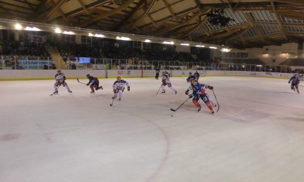 Ligue Magnus (31e journée) : Angers manque son entame de match face à Grenoble (2-4).