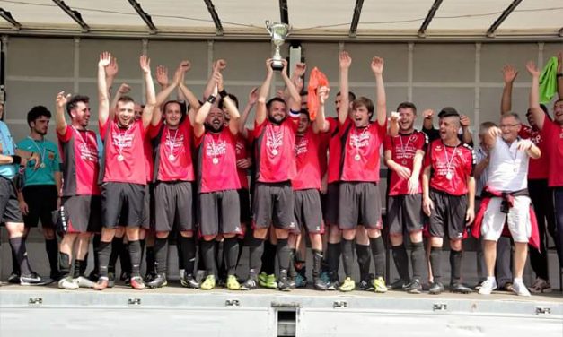 Le FC Plessis-Grammoire remporte le trophée du Challenge Hubert Sourice.