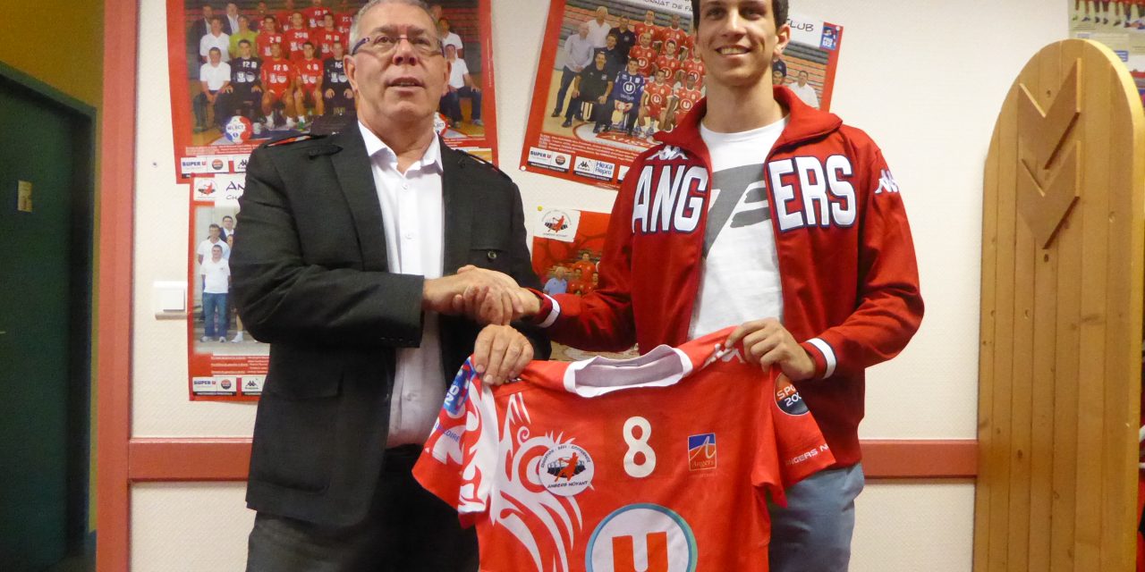 Maël VANDELANNOOTE est la première recrue d’Angers-Noyant HBC.