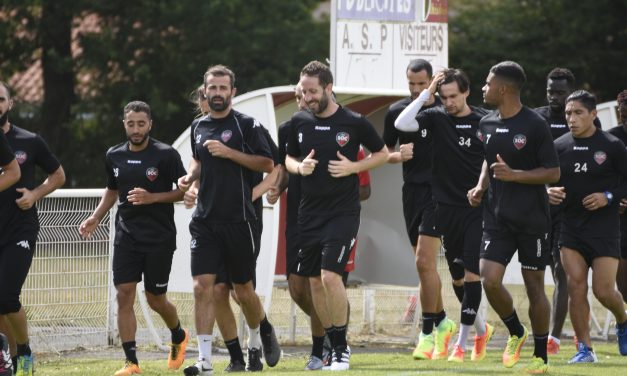 Les footballeurs du SO Cholet ont rechaussé les crampons !