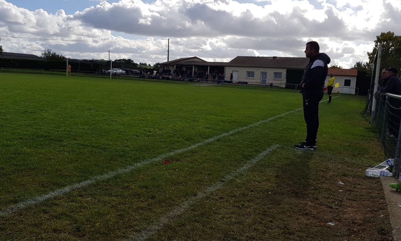 Coupe des Pays de Loire (5e tour) : Cholet FCPC dynamite Valanjou en deuxième période (7-1).