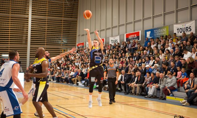 NM2 (7e journée) : L’EAB ne s’est jamais remise de son entame de match catastrophique face à Tours (69-70).