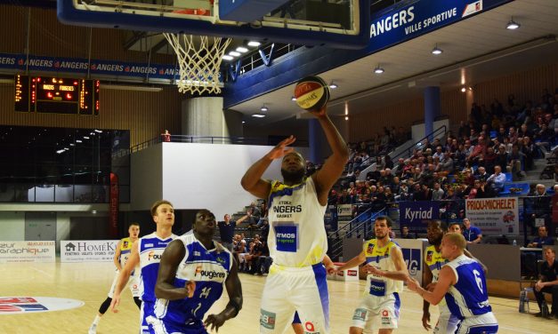 L’Étoile Angers Basket retrouve de la confiance face à Fougères (69-56) et conserve sa place de leader.