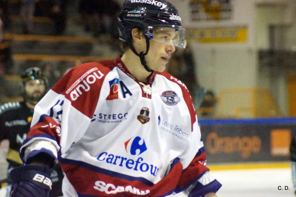 Maxime LACROIX a été l'auteur d'une assistance et du but victorieux.