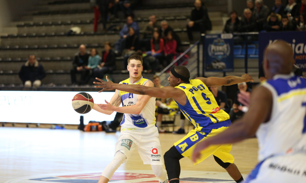 NM2 : L’Étoile Angers Basket ne retiendra que la victoire face à Poissy Basket (75-59).