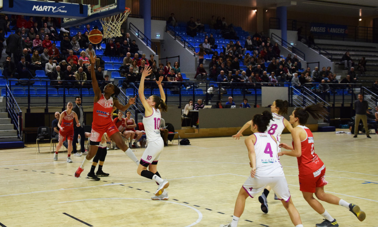 NF2 : Murs-Erigné souffre face aux espoirs de l’UFAB mais court vers les play-off (53-62)