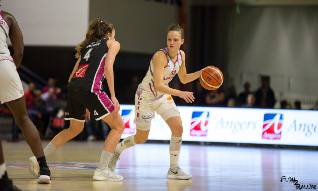 Camille AUBERT : Je souhaite aider l’Union Féminine Angers Basket à atteindre ses objectifs et à grandir.