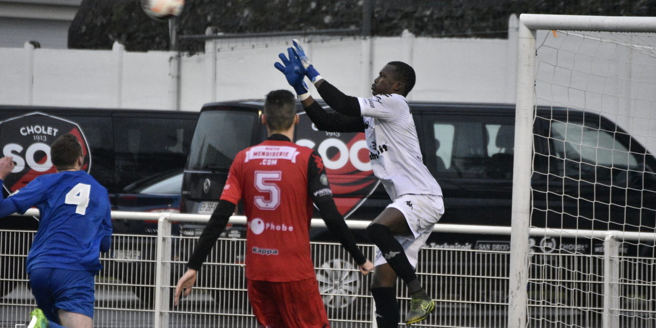 DH (20e journée) : Le leader Saumurois tenu en échec par une belle équipe du SO Cholet B (0-0).