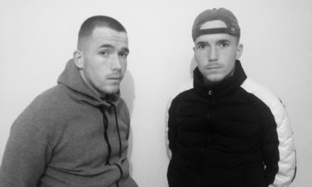 Luc et José Allard, frères jumeaux unis par la passion du football.