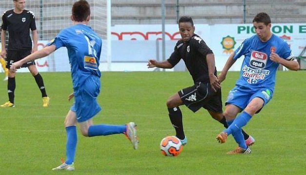 En provenance de l’Olympique de Saumur (N3), Johan POINGT signe à l’ESA Brissac (R3).