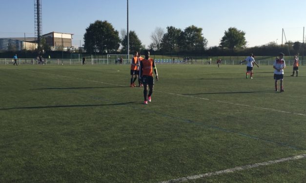 R2 (4e journée) : Victoire au courage du Foyer de Trélazé à Saint-Herblain (2-1).