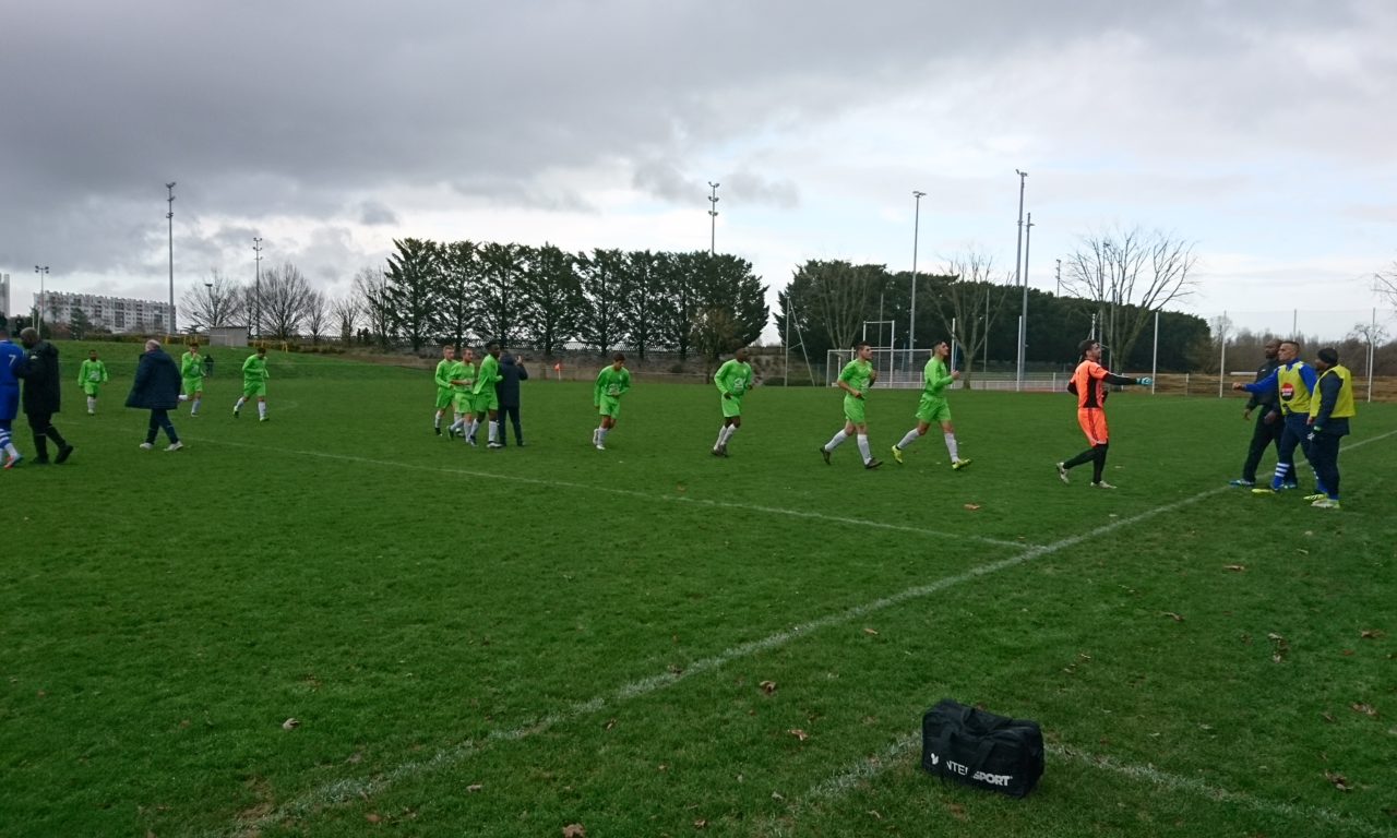 D1 (10e journée) : Le Lac de Maine arrache la victoire dans les arrêts de jeu face aux Ponts-de-Cé (3-2).
