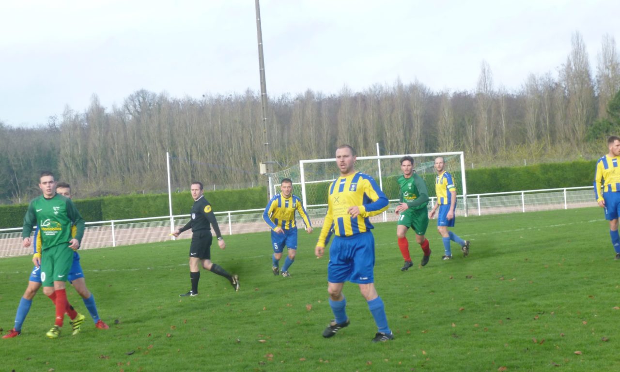 D2 (10e journée) : Val d&rsquo;Erdre Auxence a payé cash ses erreurs à Mazé (4-0).