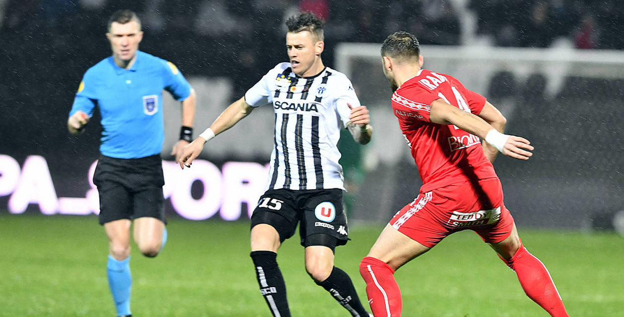 Match en retard : le SCO se déplace au Nimes Olympique.