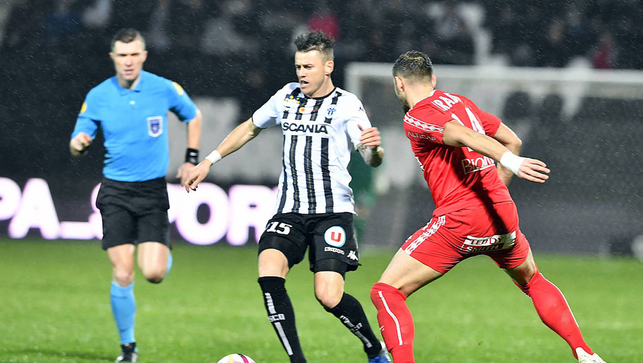 Match en retard : le SCO se déplace au Nimes Olympique.