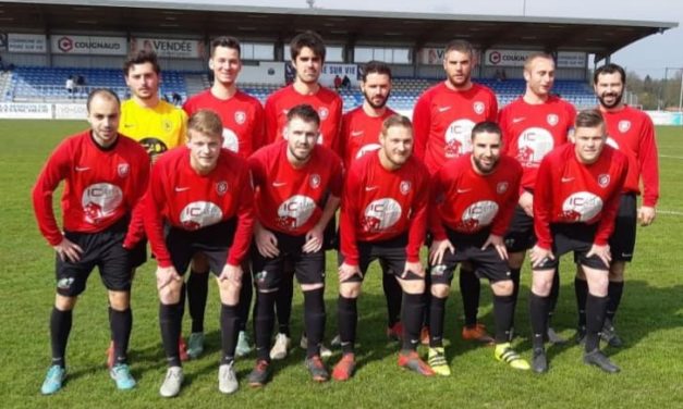 R3 (17e journée) : Le leader Brissacois perd trois points chez l’équipe réserve du Poiré-sur-Vie VF (2-0).