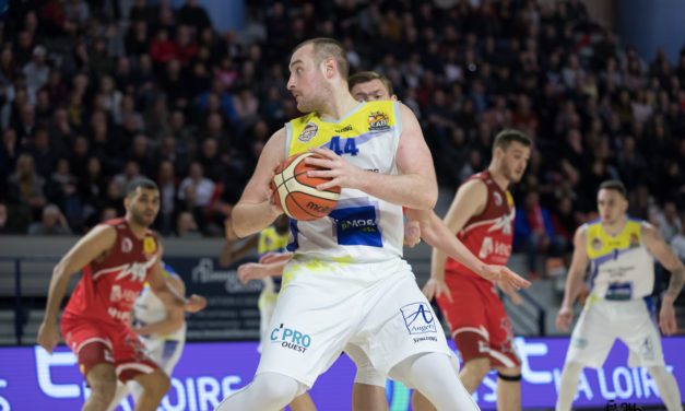 Kyle TRESNAK : Je suis très heureux d’évoluer sous les couleurs de l’Étoile Angers Basket.