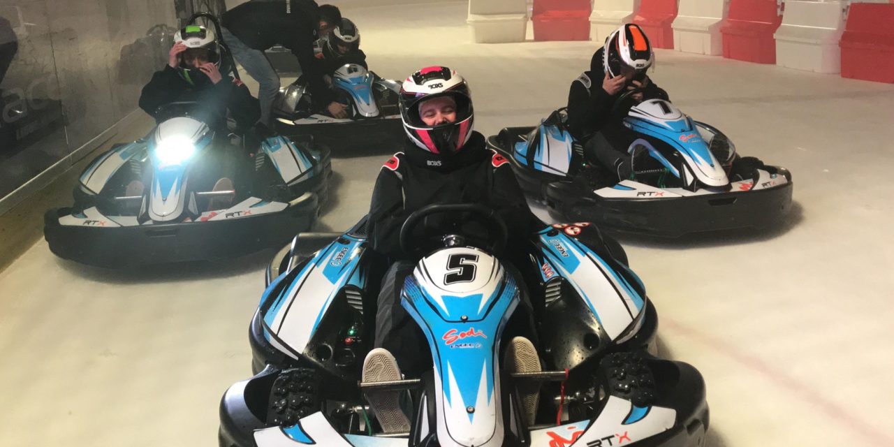 L’animation Karting sur glace permet au public de découvrir les joies de la glisse différemment.