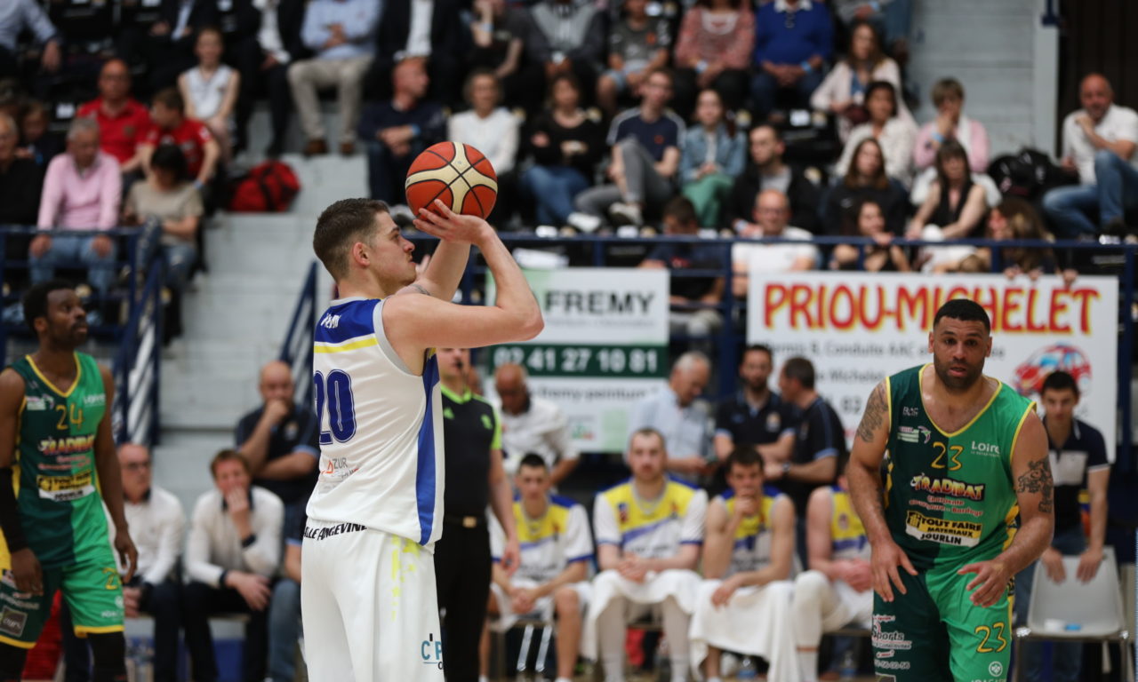 L’Étoile Angers Basket s’impose face à Feurs et affrontera Boulogne pour les play-offs de NM1 (95-71) !
