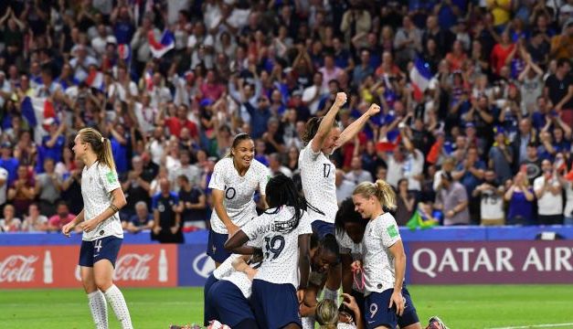 Coupe du monde féminine 2019 : Les Bleues se qualifient après prolongation face au Brésil (2-1).