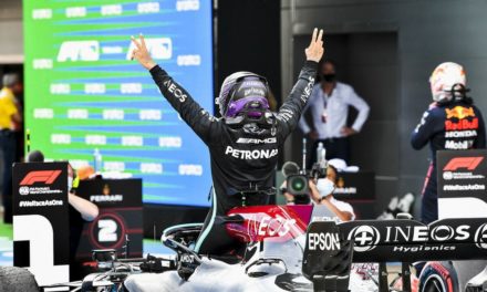 Stratégie gagnante pour Lewis HAMILTON !