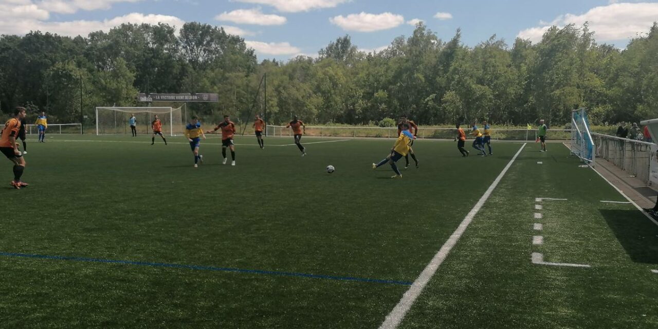 D2 (J22) : Val d’Erdre-Auxence est tombé sur plus fort face au Foyer de Trélazé (b).