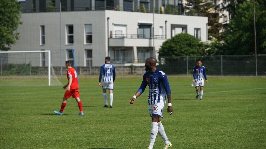 R1 (J24) : Angers NDC remporte le derby contre Mûrs-Erigné (2-1).