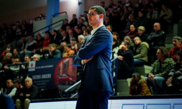 Ali BOUZIANE, coach de l’EAB, se laisse séduire par un nouveau projet.