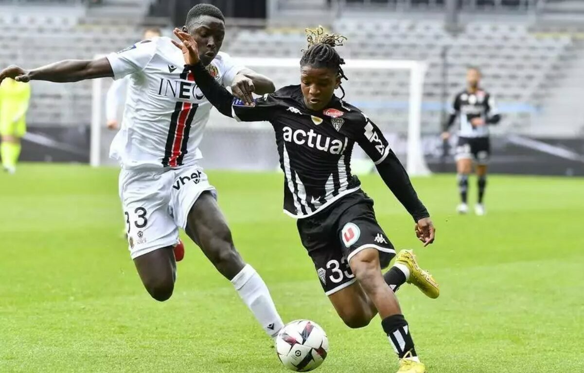 Angers SCO : Trois contrats pros pour trois joueurs du centre de formation