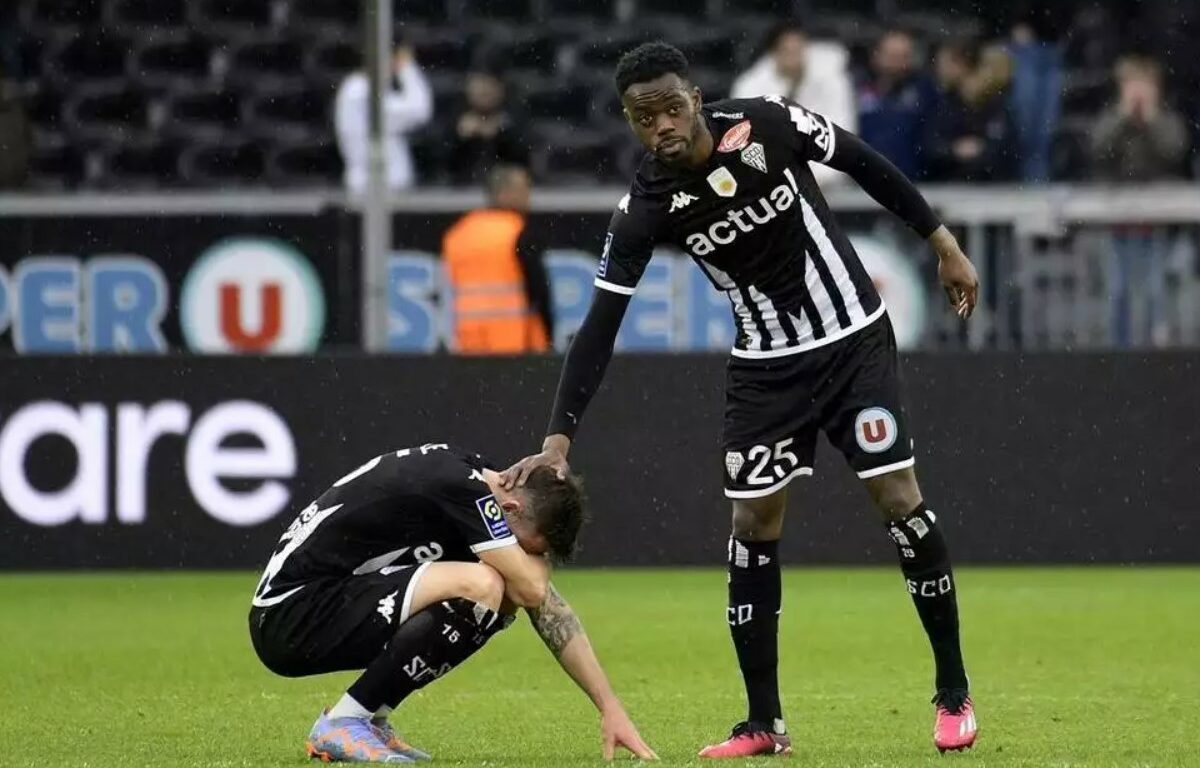 Angers SCO : Abdoulaye Bamba reste à Angers SCO et sera l&rsquo;un des cadres de l&rsquo;équipe la saison prochaine en Ligue 2