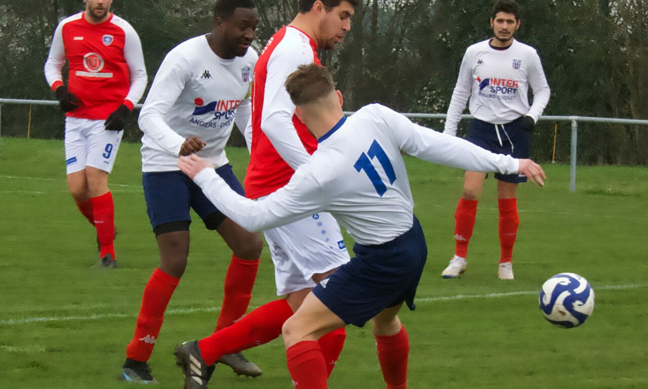 Les Gemmois arrachent la victoire lors des tirs au but face à Doué-la-Fontaine.
