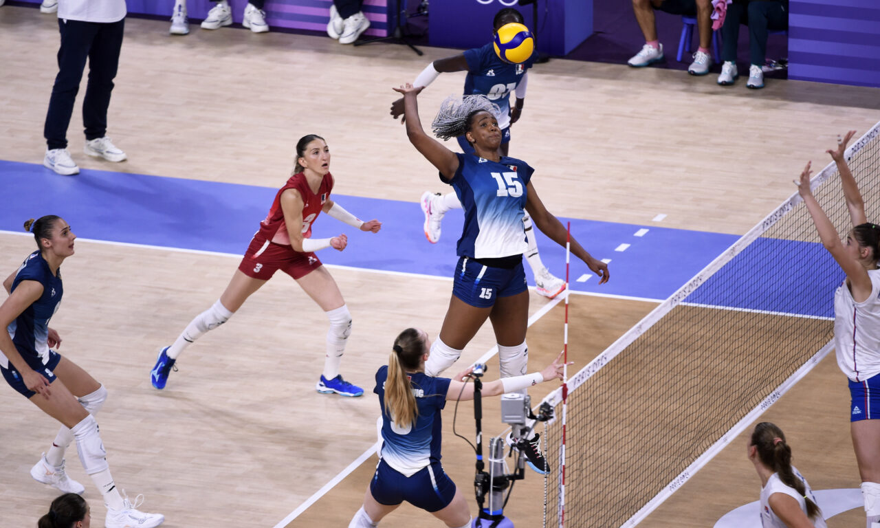 Equipe de France Féminine : Le point avec Cesar HERNANDEZ.