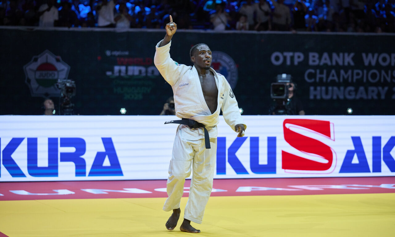 Joan-Benjamin Gaba sacré champion du monde chez les -73 kg.