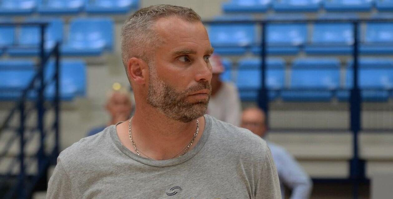 John DELAY, coach de l’EAB, revient sur son parcours et sur ses ambitions.