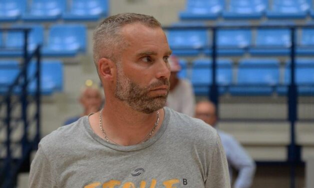 John DELAY, coach de l’EAB, revient sur son parcours et sur ses ambitions.