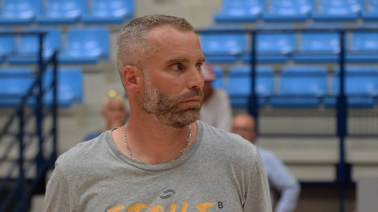 John DELAY, coach de l’EAB, revient sur son parcours et sur ses ambitions.