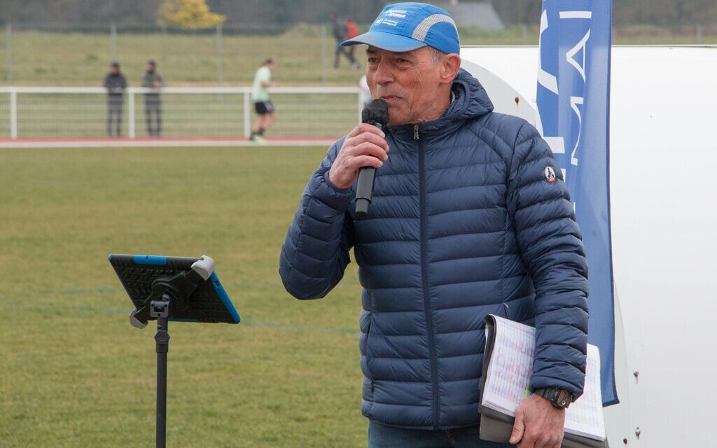 Alain DOHIN, la voix du semi-marathon de Beaufort-en-Anjou.