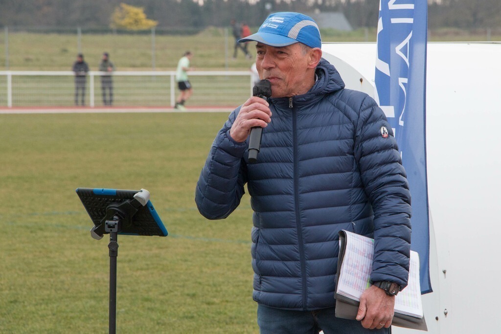 Alain DOHIN, la voix du semi-marathon de Beaufort-en-Anjou.