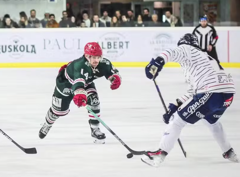LM (J30) : Angers enchaîne un cinquième succès de rang, par un festival de buts à Anglet.