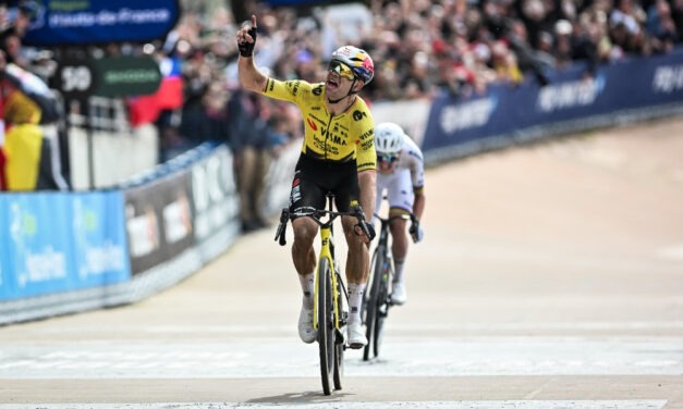 WOUT VAN AERT embrasse son destin à Roubaix !