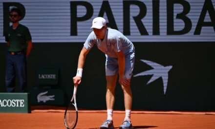 Roland Garros : Jannik SINNER vaincu au deuxième tour, Moïse KOUAME signe l’exploit du jour !