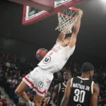 Cholet chute face à Paris, la demi-finale relancée