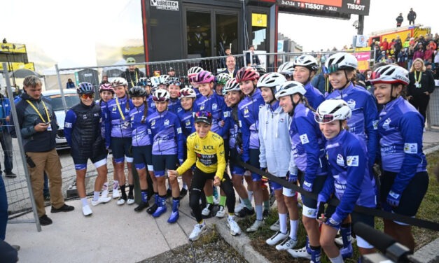 « Elles arrivent ! » : Quelques heures avant les championnes, elles écriront les premières lignes de leur propre histoire.