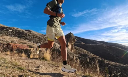 Test running : Kiprun Kipsummit Race, la supershoe carbone de Decathlon qui veut accélérer le trail