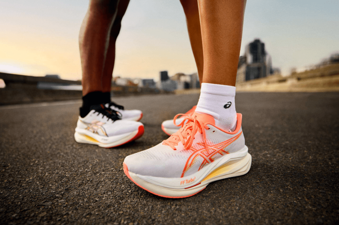 ASICS présente la collection RISE & SHINE et la nouvelle chaussure SONICBLAST 2